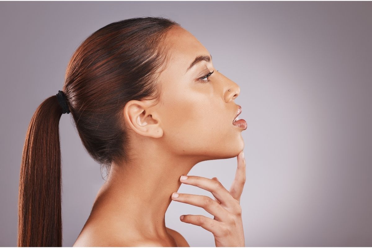 Liposukcja podbródka w Stambule 2025